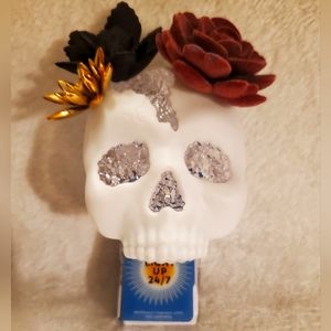 🚫SOLD🚫 New Bath & Body Works SUCCULENT SKULL Light up Wallflower Plug
